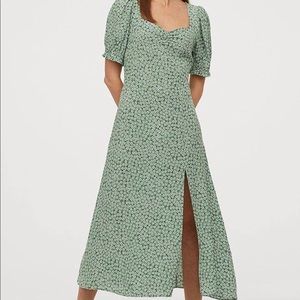 H&M’s green floral midi puff sleeve dress slit